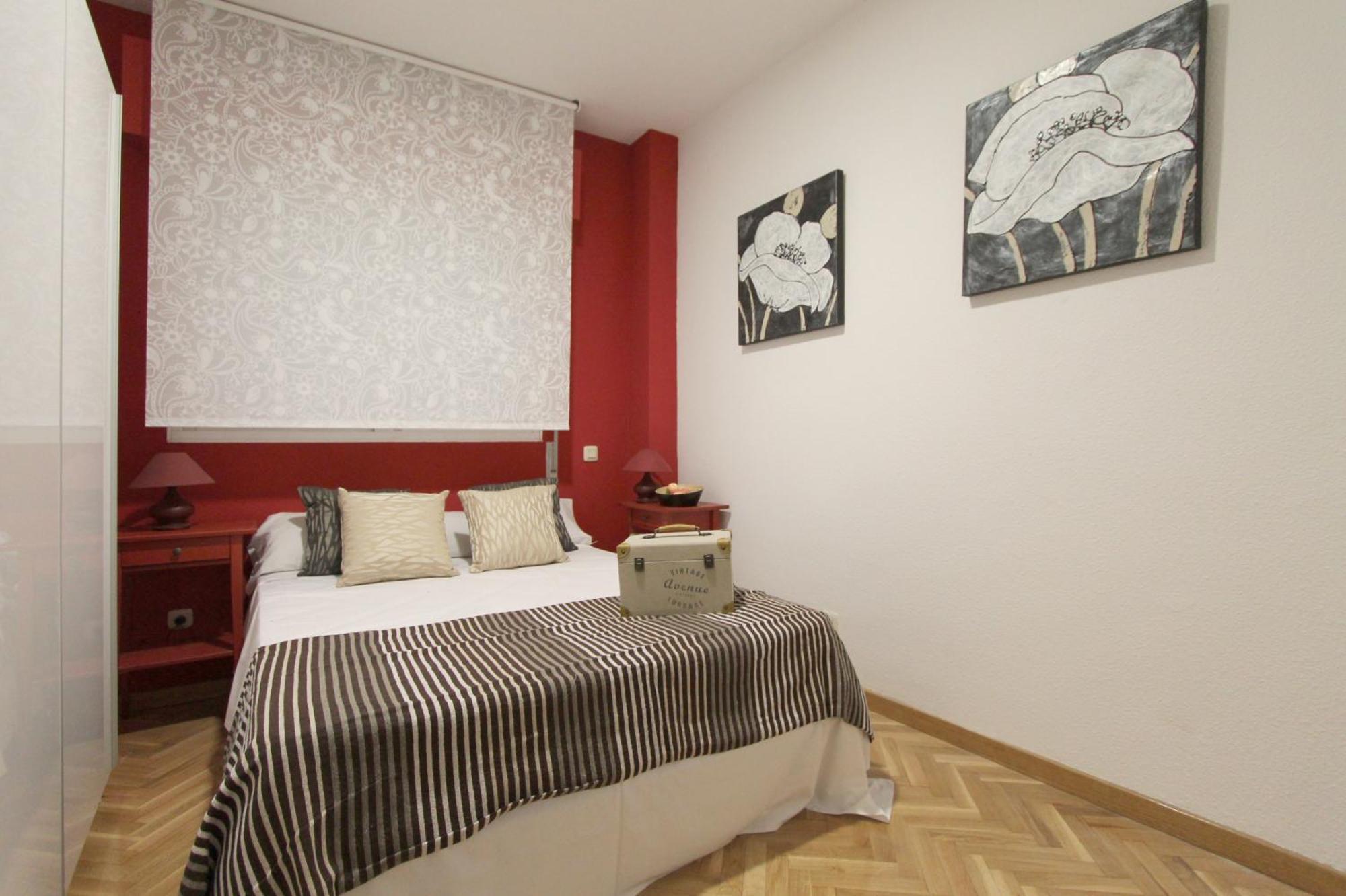 Apartamentos Goyescas Deco Madrid Zimmer foto
