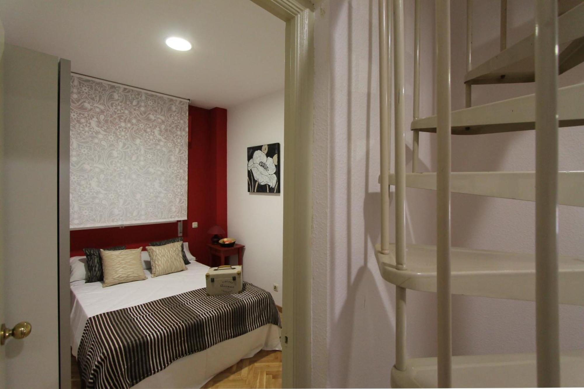 Apartamentos Goyescas Deco Madrid Zimmer foto